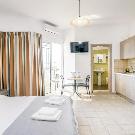 Kristina Stelios Appartement *